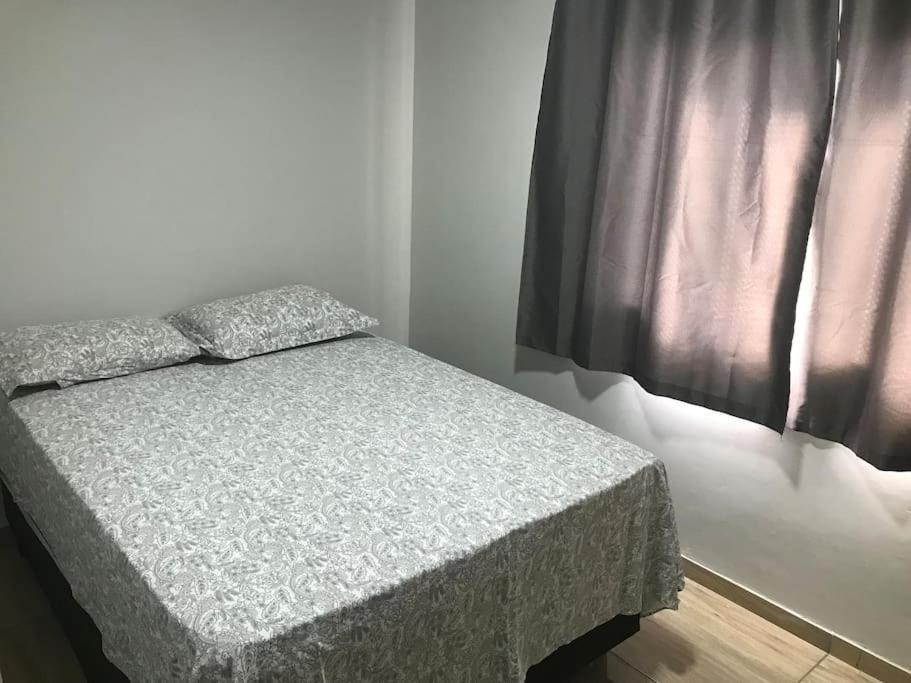 Casa Com 2 Quartos Agradaveis Com Ar Condicionado Фос ду Игуасу Екстериор снимка